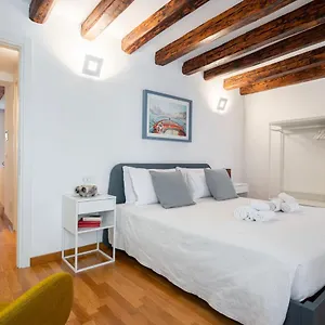 https://ca-laura-san-marco-canal-view.hotelinveneto.com